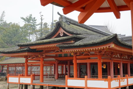 厳島神社の神殿アップ