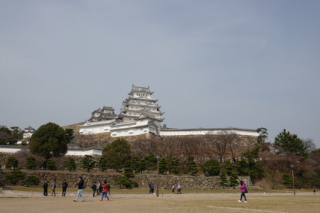 姫路城 三の丸の広場から